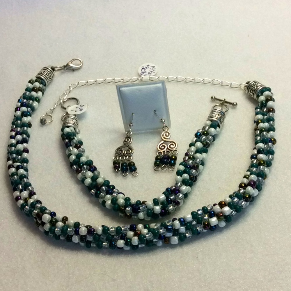 FINAL SALE PRICE Lia Rosa Wht., Grn. & Iridescent Black Jewelry Set